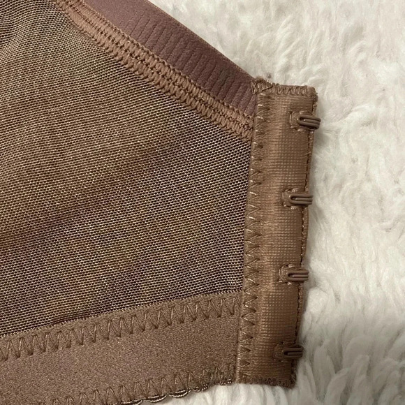 Full figure sexy lace bra with jewel emblem design size 95E (42DD) color: Cocoa - Picture 11 of 17